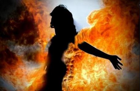 Bahraich Woman herself fire kerosene condition critical