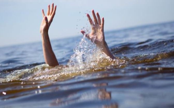 Kanpur 4 friends drown Ganga bath one dead