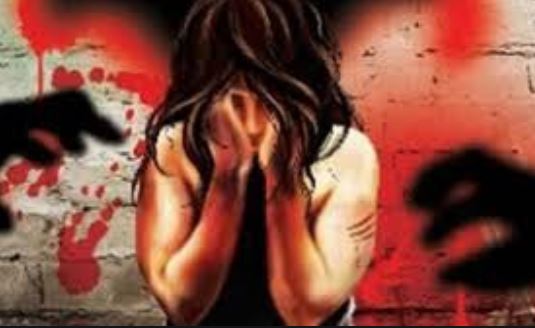 raping 12-year-old teenager throwing forest miscreant escaped Lucknow