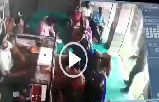 Criminal robbery bullion establishment CCTV video Jaunpur