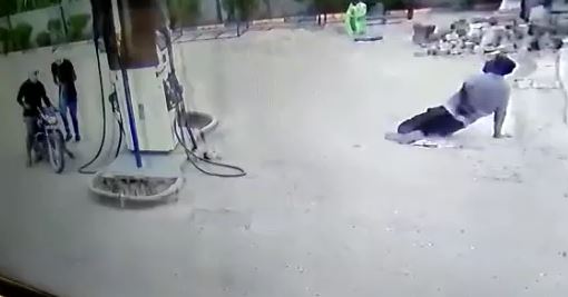 rob petrol pump miscreants shot salesmen Muzaffarnagar CCTV camera