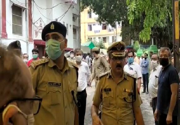 Lucknow Police Chief Commissioner Sujit Pandey without mask video