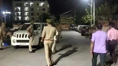 Photo of पुलिस कस्टडी में युवती ने थाने में बनी बैरन की छत से लगाई छलांग, गंभीर हालत में हॉस्पिटल में भर्ती