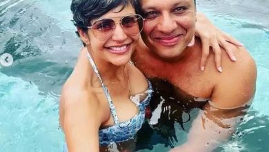 Photo of Mandira Bedi News: फ्रेंड संग बिकिनी में मंदिरा बेदी की फोटो वायरल, हुई ट्रोल