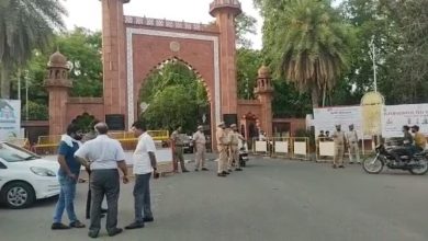 Photo of AMU लाइब्रेरी में शोर मचाने का विरोध करने पर छात्र पर किया चाकू से हमला, गंभीर हालत में JN मेडिकल में भर्ती